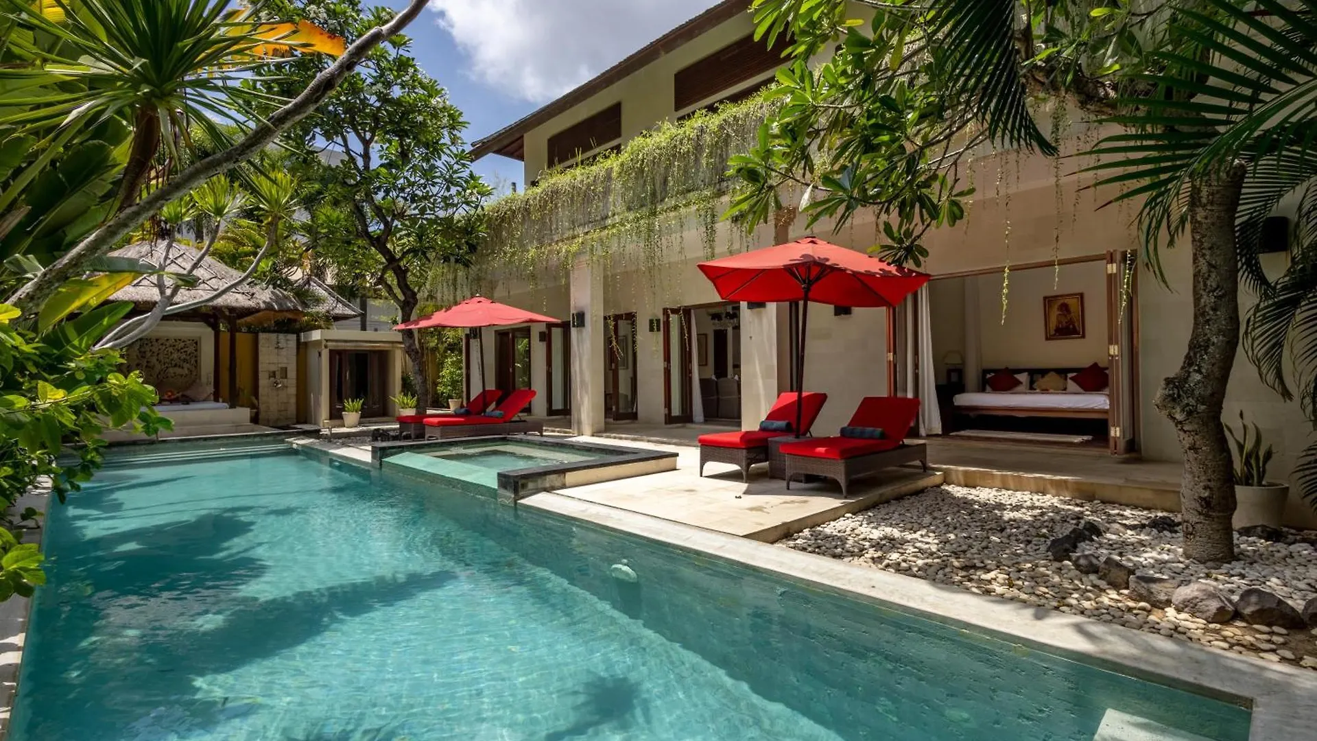 New Deluxe Resort - Jacuzzi And Private Sauna Seminyak