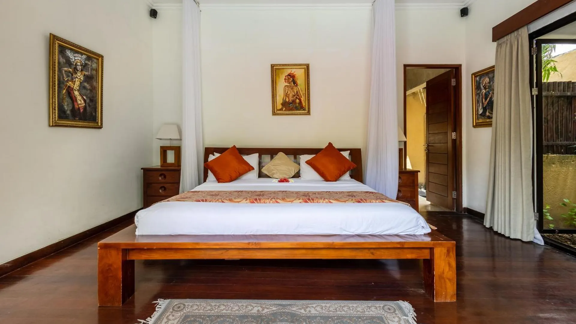 New Deluxe Resort - Jacuzzi And Private Sauna Σεμινιάκ 0*,  Ινδονησία